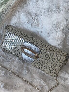 💕Host Pick 💕Guess Sequined Clutche with Monogram Print